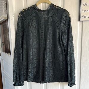 Chic Lace Blouse with Long Sleeves in Dark Green